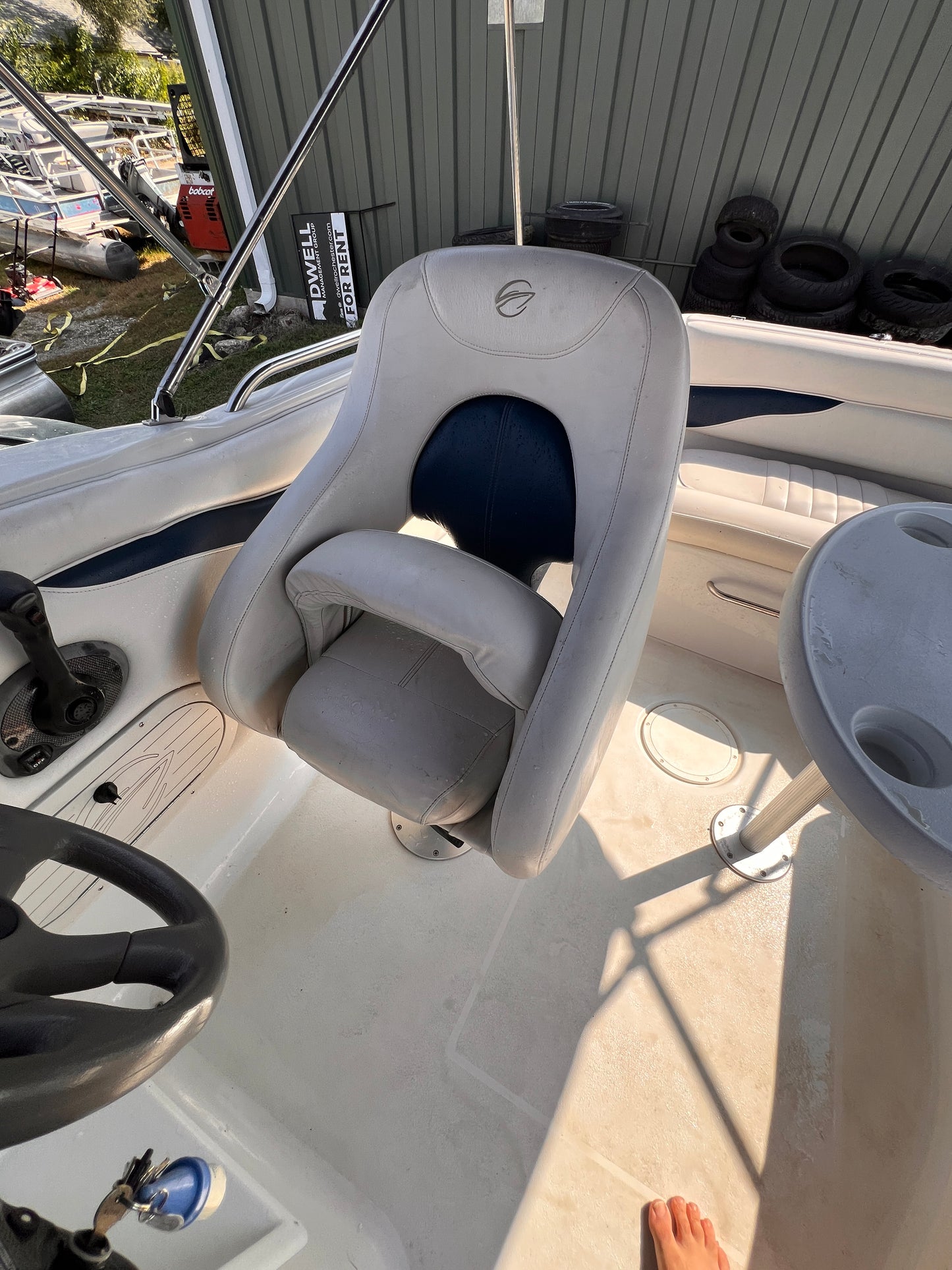 2003 Crownline 238 Deck Boat