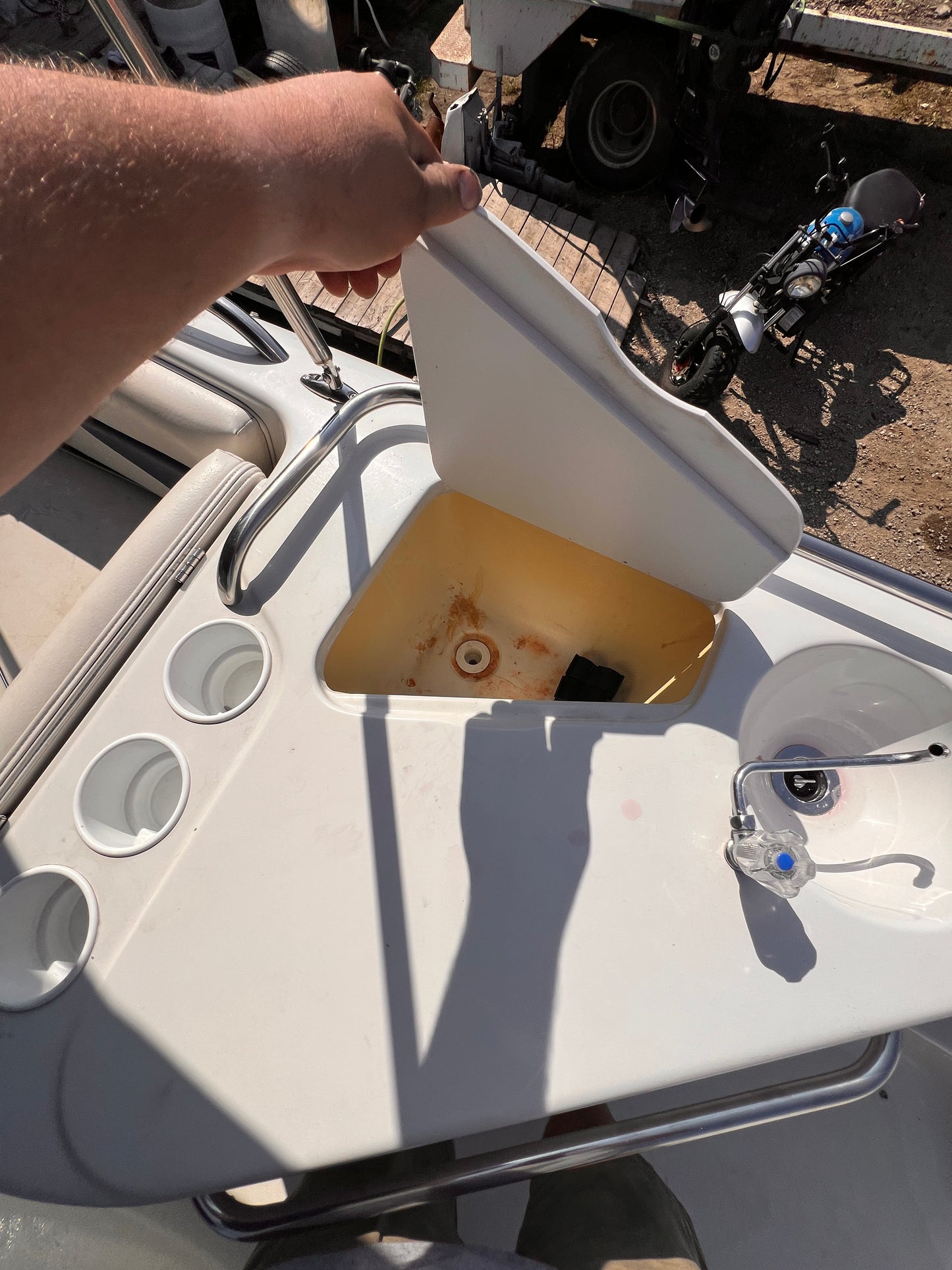 2003 Crownline 238 Deck Boat