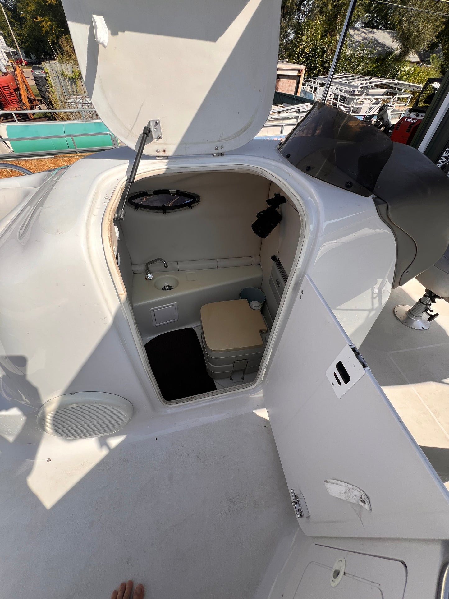 2003 Crownline 238 Deck Boat